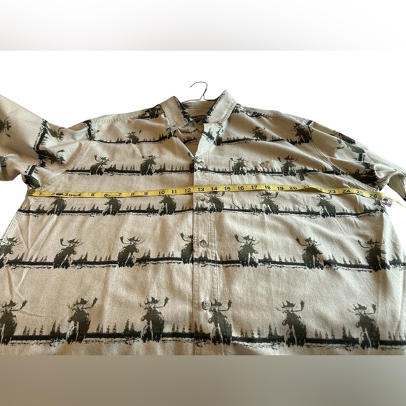 Woolrich Cream and Olive Casual Button Down Shirt with Animal Pattern - Picture 7 of 7